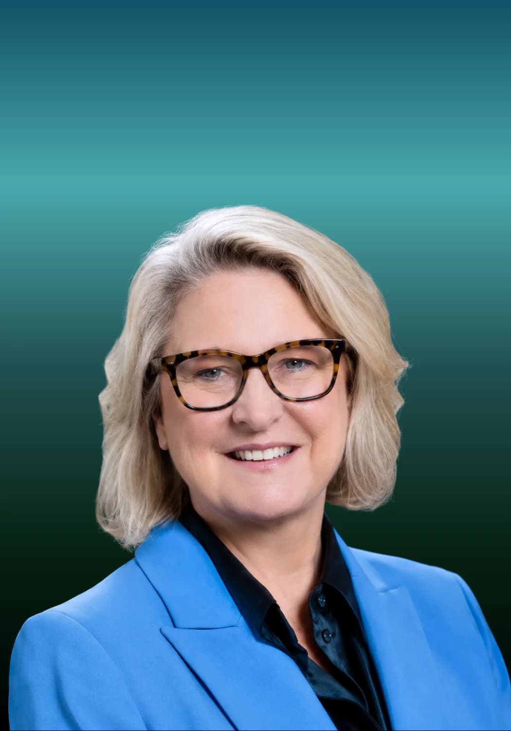 Lori Williams, Advisor, Tercera